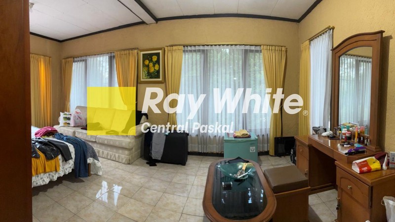Villa Pretty Asri dan Sejuk di Villa Istana Bunga