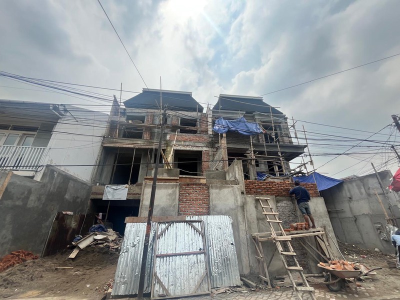 Rumah Baru Design American Classic + Lift + Mini Pool di Tebet Timur Jaksel