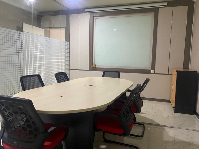 Ruko 5 lanta uk 5x17 m2 Royal Sunter Hoek Selatan Timur parkir luas