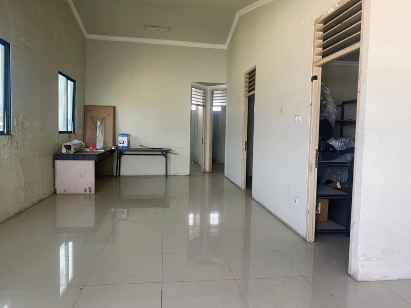 Ruko 5 lanta uk 5x17 m2 Royal Sunter Hoek Selatan Timur parkir luas