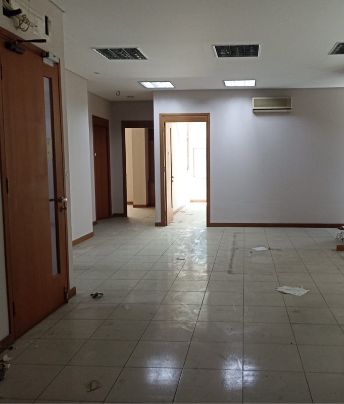 Ruko Royal Sunter gandeng 5 lantai menghadap jalan utama bagus