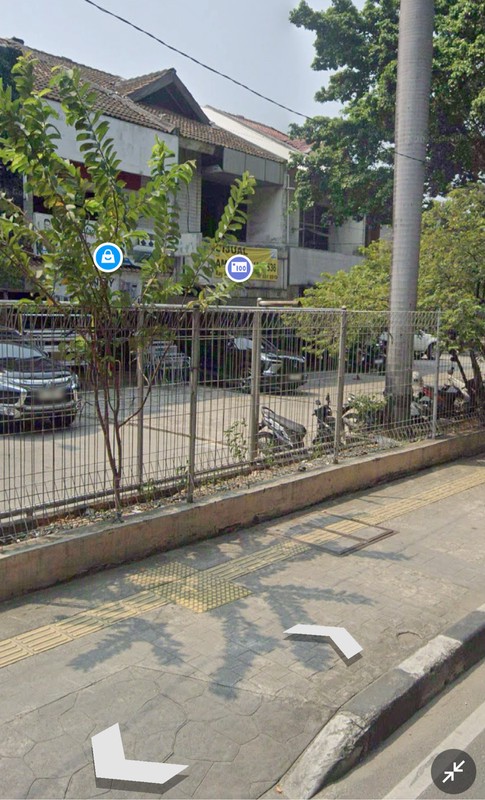 Ruko 2.5 lantai deretan Metro Sunter Plaza hadap Selatan ex bank