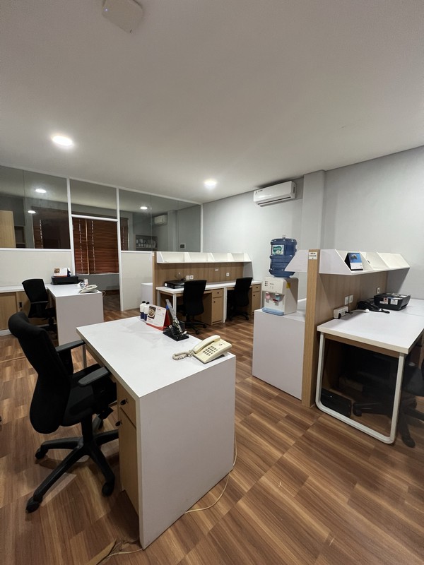 Ruko 5 lantai Royal Sunter hadap selatan uk 5x17 m2 bagus rapi cocok kantor sekali