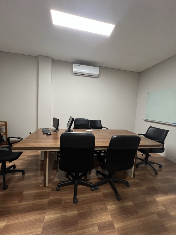 Ruko 5 lantai Royal Sunter hadap selatan uk 5x17 m2 bagus rapi cocok kantor sekali