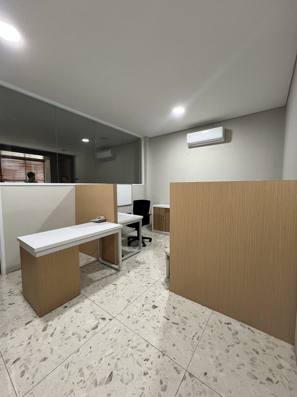 Ruko 5 lantai Royal Sunter hadap selatan uk 5x17 m2 bagus rapi cocok kantor sekali
