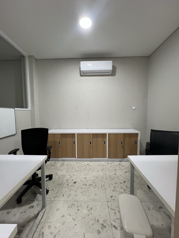 Ruko 5 lantai Royal Sunter hadap selatan uk 5x17 m2 bagus rapi cocok kantor sekali