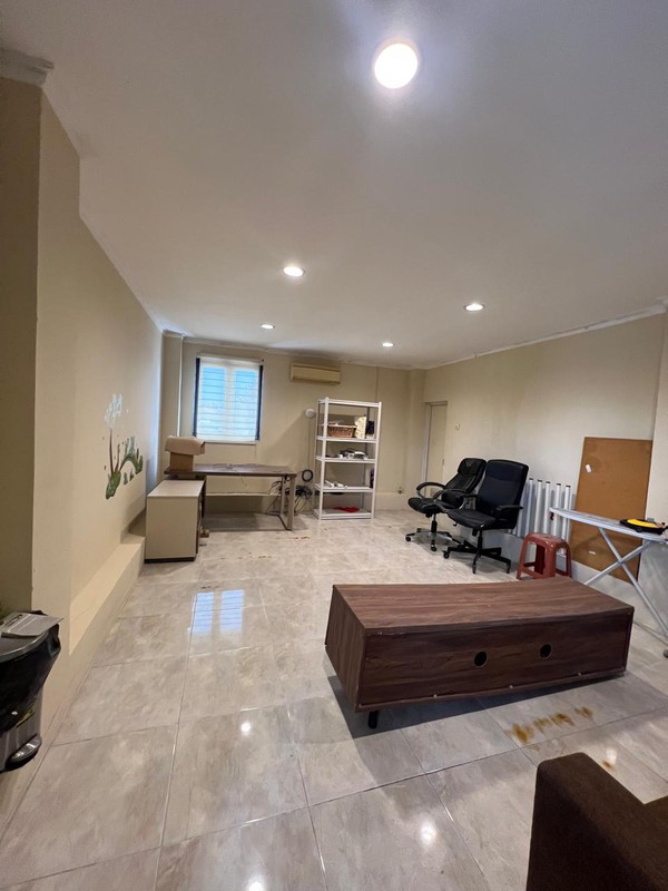 Rumah Rapih 3 Lantai  Griya Loka BSD city