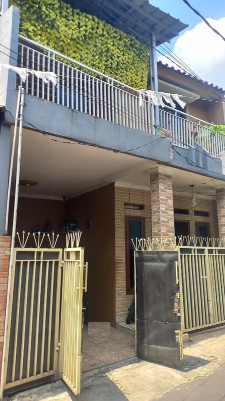 Rumah tingkat 2 Lantai, dekat St Sudimara Bintaro dan pasar tradisional...