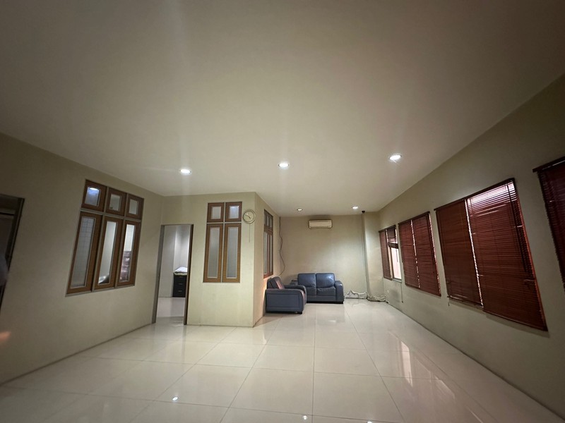 Dijual Gedung Strategis di Kawasan Proklamasi - Menteng