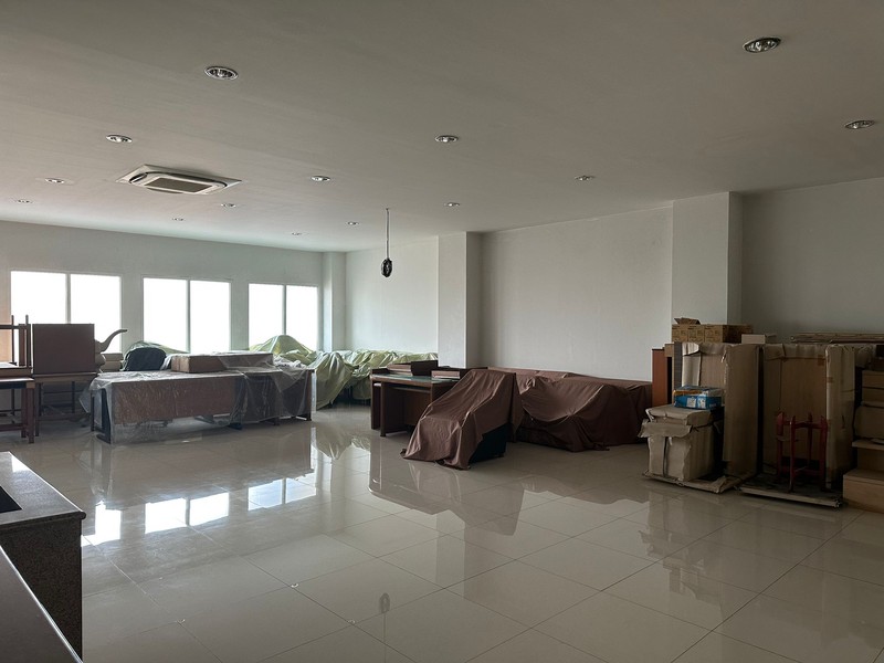 Dijual Gedung Strategis di Kawasan Proklamasi - Menteng