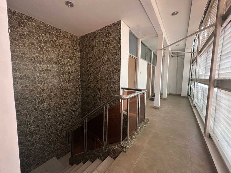 Dijual Gedung Strategis di Kawasan Proklamasi - Menteng