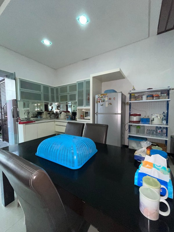 3 Milyar-an Luas 220 M2 Dijual Rumah Darmo Permai Timur - Dekat Madame Chang, Hr. Muhammad, Pasar Modern Puncak Permai, Pakuwon Mall, Akses Tol Satelit
