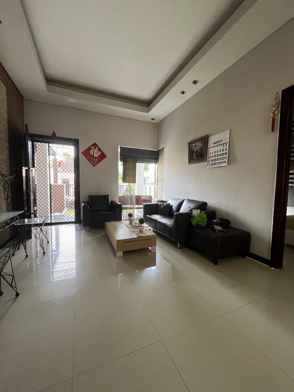 3 Milyar-an Luas 220 M2 Dijual Rumah Darmo Permai Timur - Dekat Madame Chang, Hr. Muhammad, Pasar Modern Puncak Permai, Pakuwon Mall, Akses Tol Satelit