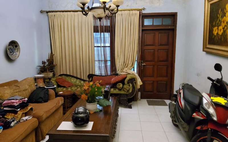 Rumah Akses Jalan 3 Mobil Lokasi Strategis daerah Komersil di Tebet Barat Jaksel