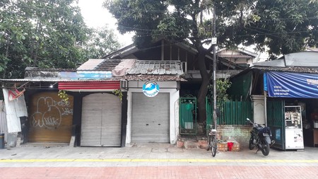Rumah Akses Jalan 3 Mobil Lokasi Strategis daerah Komersil di Tebet Barat Jaksel
