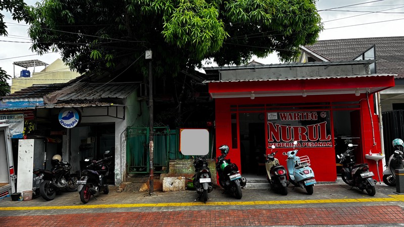 Rumah Akses Jalan 3 Mobil Lokasi Strategis daerah Komersil di Tebet Barat Jaksel