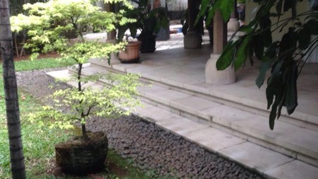 Dijual Rumah Asri, Nyaman, Area Eksklusif Lokasi Di Pondok Indah, Jakarta Selatan
