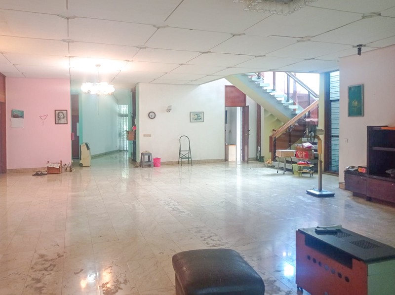 Rumah Mewah Klasik di Pondok Indah, dekat Cilandak Cipete Kemang