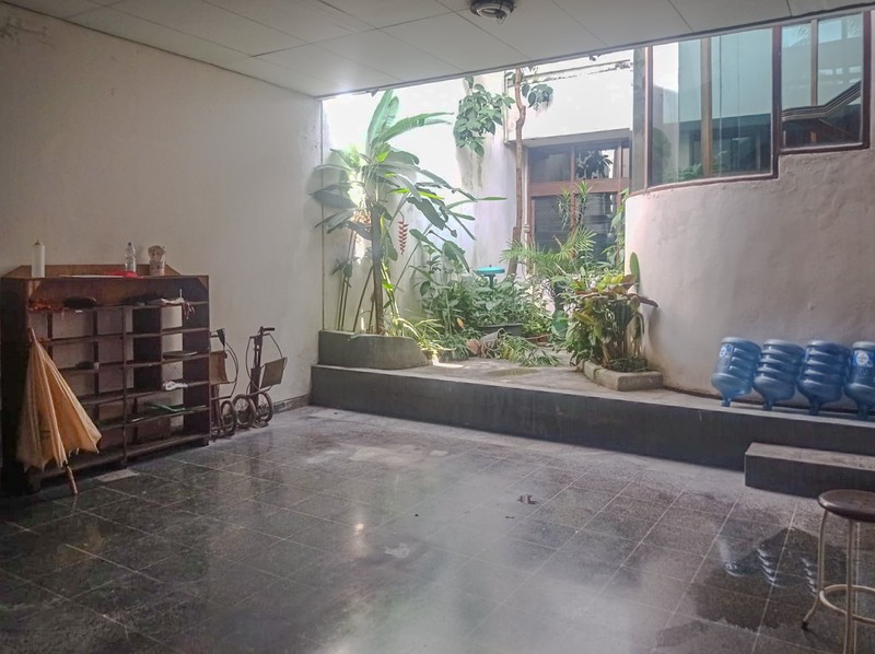 Rumah Mewah Klasik di Pondok Indah, dekat Cilandak Cipete Kemang