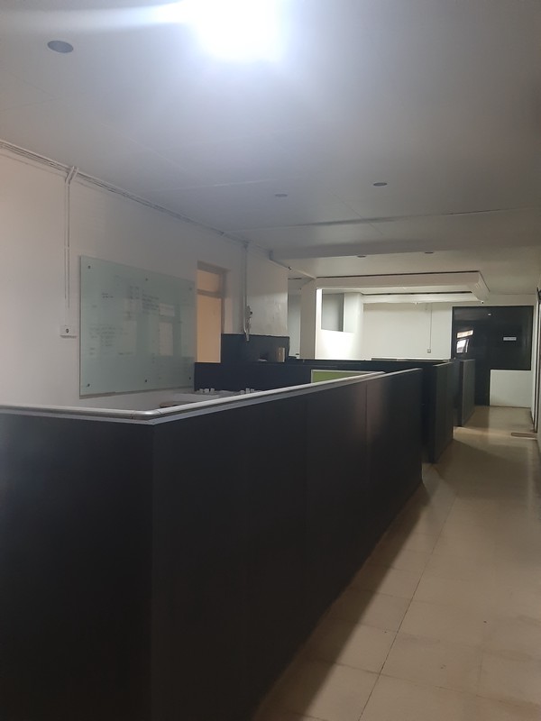 Dijual  Rumah  Tua di Jl. Abdul  Muis  gambir jakarta pusat, bisa untuk  komersial