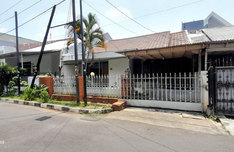 Dijual Rumah Kayu Putih Utara