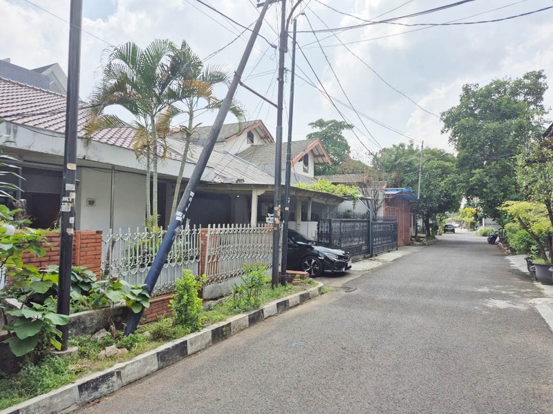 Dijual Rumah Kayu Putih Utara