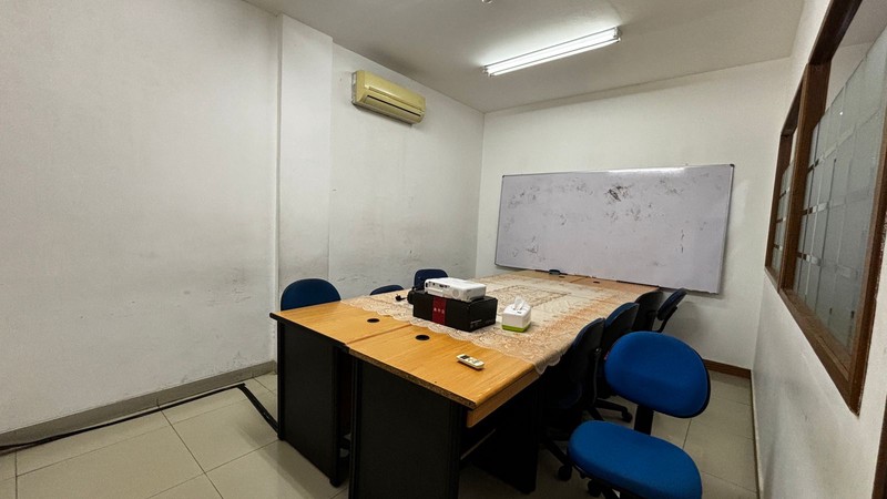 Ruko Komersial dan Strategis di Komplek Royal Palace Tebet, Hadap Depan Ke  Jl. Prof Dr. Soetomo