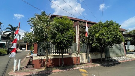 Rumah 2 Lantai Istimewa di Hook dalam Cluster Alamanda 2 Grand Depok City