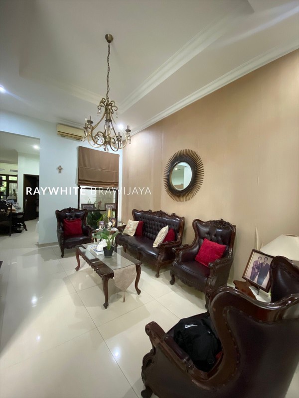 Rumah Baru siap Huni Lokasi Sangat Strategis Area Cilandak Barat