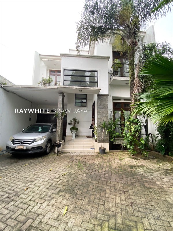Rumah Baru siap Huni Lokasi Sangat Strategis Area Cilandak Barat