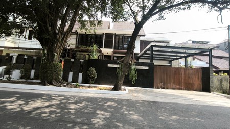 Rumah Modern di Daerah Cikatomas Kebayoran Baru