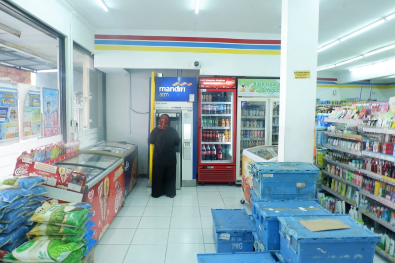 Turun harga dari 7.5M jadi 7 M nego beserta usaha indomaret, 5.5 M nego tidak termasuk usaha indomaret. Lokasi persis depan RS. Permata Dalima, Griya Loka BSD City