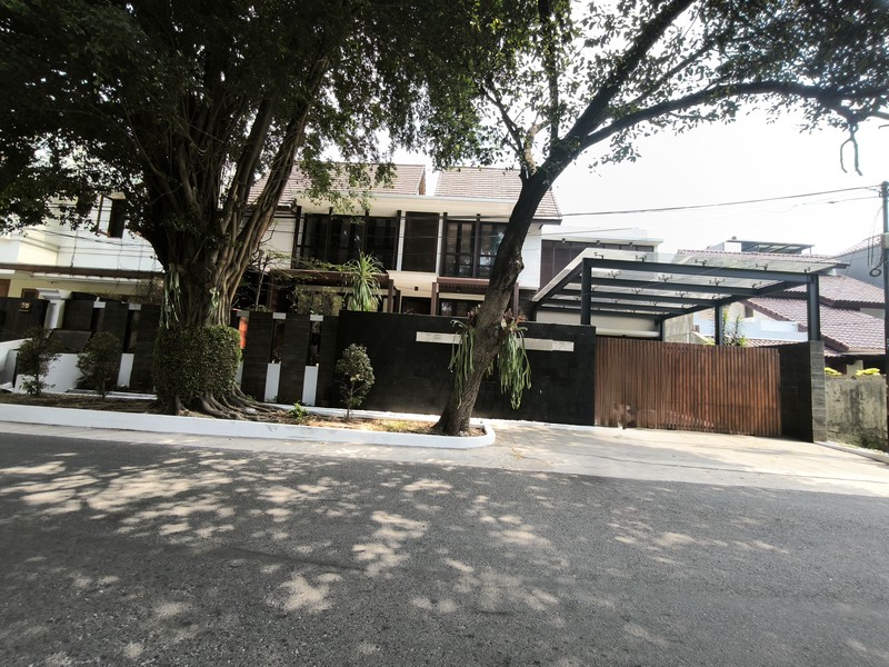Rumah Modern 4BR, Di Cikatomas Kebayoran Area