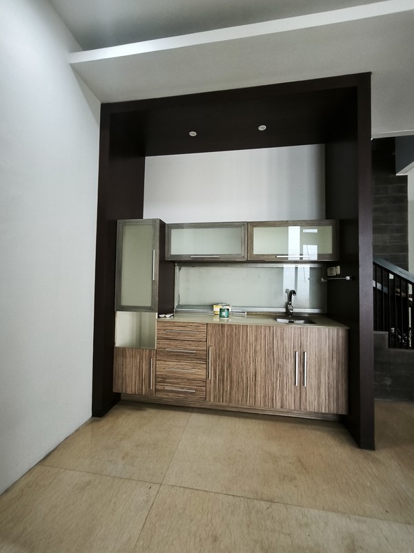 Rumah Modern 4BR, Di Cikatomas Kebayoran Area