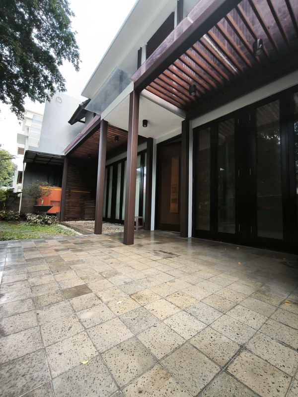 Rumah Modern 4BR, Di Cikatomas Kebayoran Area