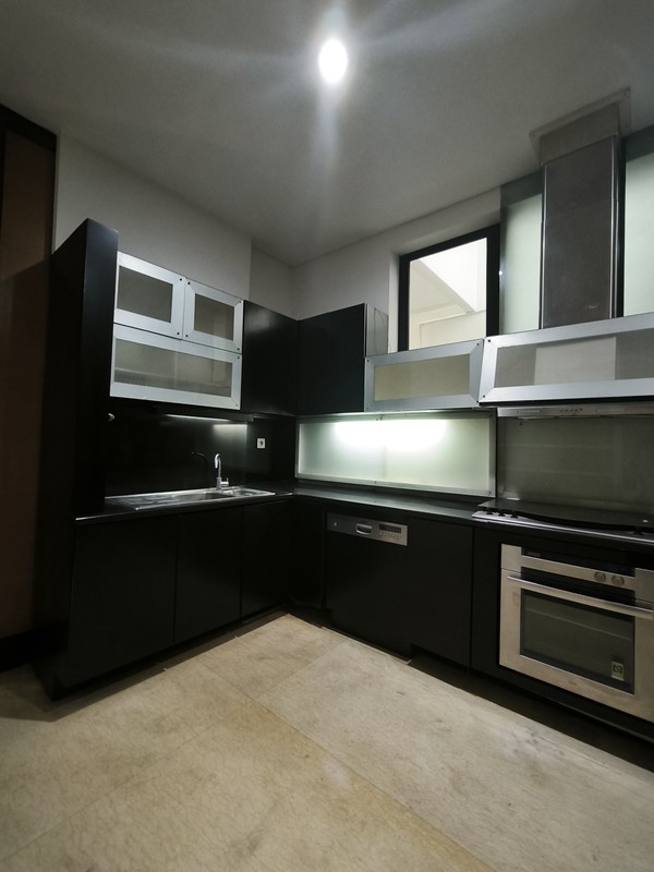 Rumah Modern 4BR, Di Cikatomas Kebayoran Area