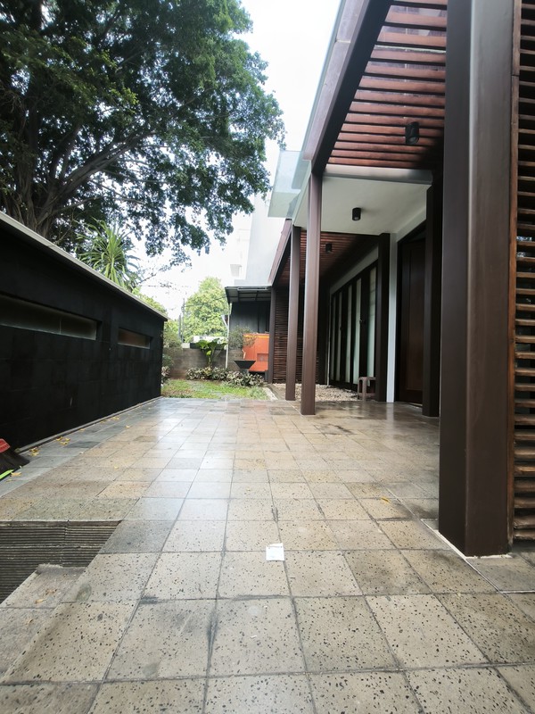 Rumah Design Modern di Cikatomas Kebayoran Area