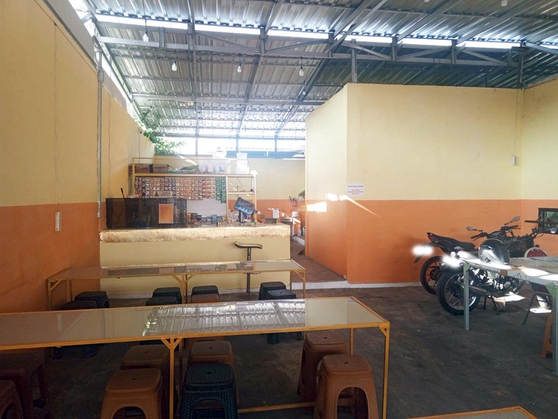 Rumah Usaha Cocok untuk Cafe Aktif Plus Kantor, Lokasi Strategis, - LT -
