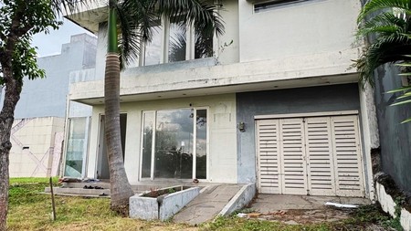 Jual Rumah Mewah di Waterfront Citraland Surabaya - Lokasi Premium, Siap Huni, Harga Nego!
