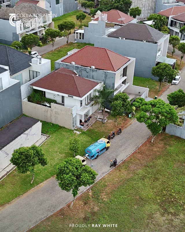 Jual Rumah Mewah di Waterfront Citraland Surabaya - Lokasi Premium, Siap Huni, Harga Nego!