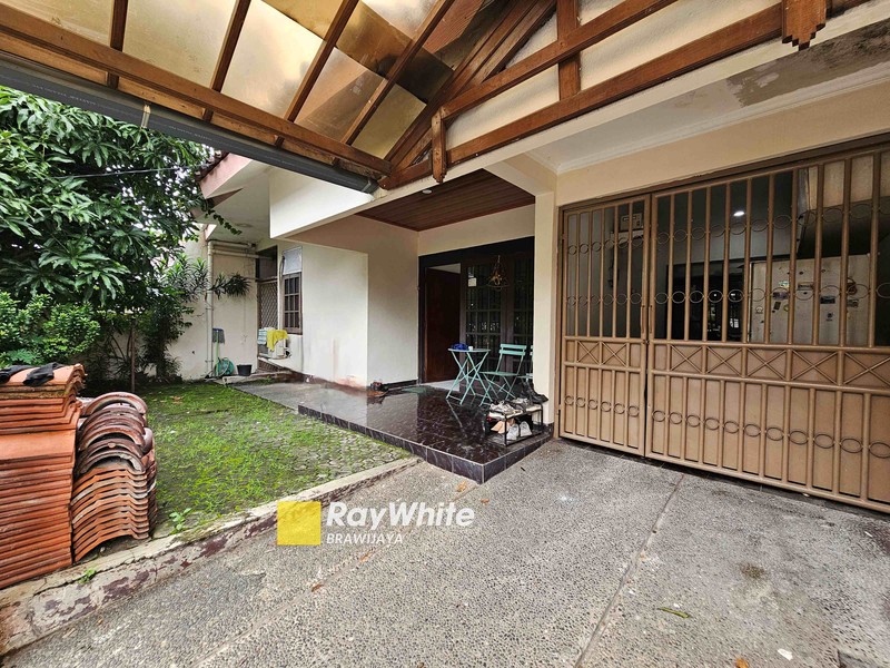 Rumah di Kompleks Lebak Bulus Indah, Lebak Bulus, dekat MRT Lebak Bulus