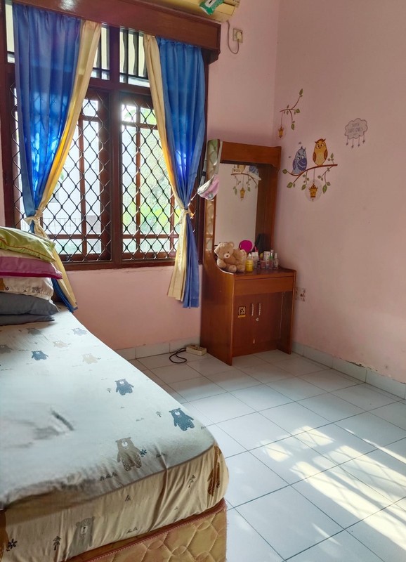 Rumah Hoek lokasi strategis dan Nyaman di Villa Gunung Lestari Ciputat