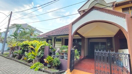 Rumah Hoek lokasi strategis dan Nyaman di Villa Gunung Lestari Ciputat