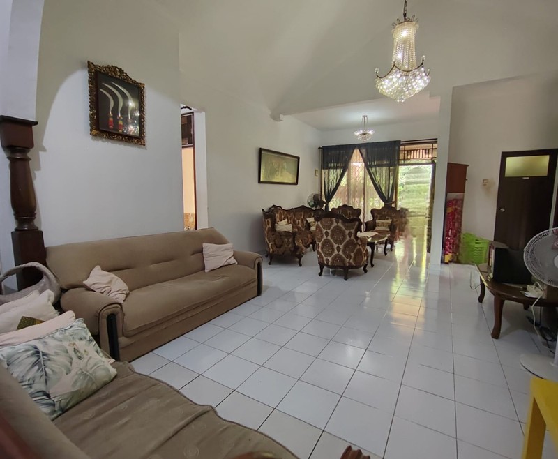 Rumah Hoek lokasi strategis dan Nyaman di Villa Gunung Lestari Ciputat