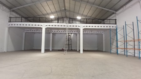 Disewakan Gudang Baru Siap Pakai di Raya Margomulyo Surabaya Barat