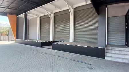 Sewa Gudang Loading Dock di Area Industri Surabaya Barat