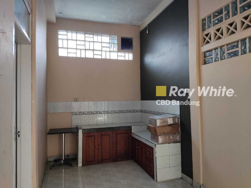 Rumah Nyaman 1.5 Lantai Komplek Arcamanik Bandung!