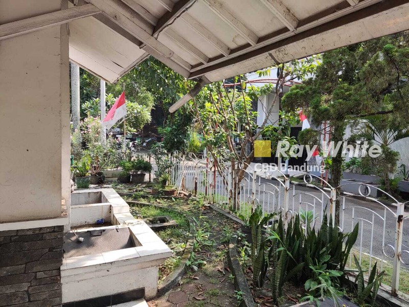 Rumah Nyaman 1.5 Lantai Komplek Arcamanik Bandung!