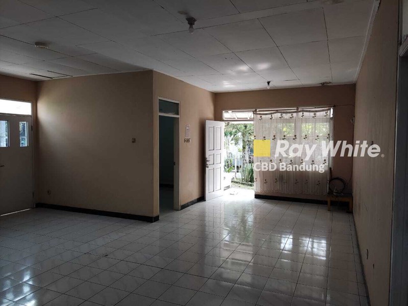 Rumah Nyaman 1.5 Lantai Komplek Arcamanik Bandung!