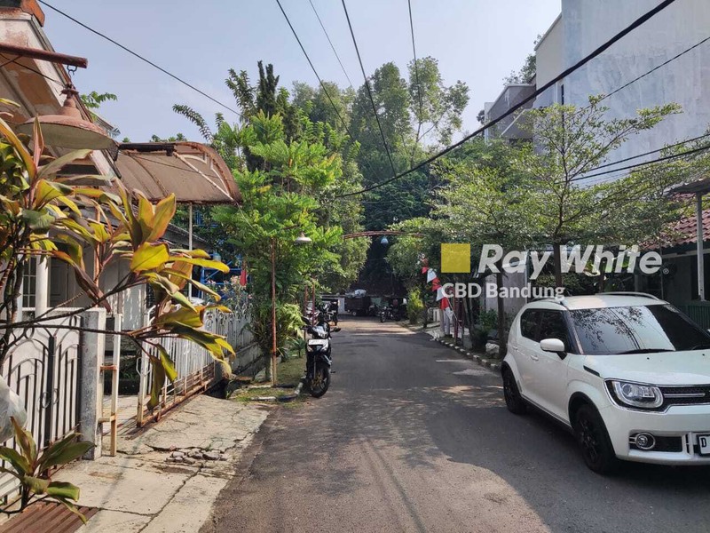Rumah Nyaman 1.5 Lantai Komplek Arcamanik Bandung!